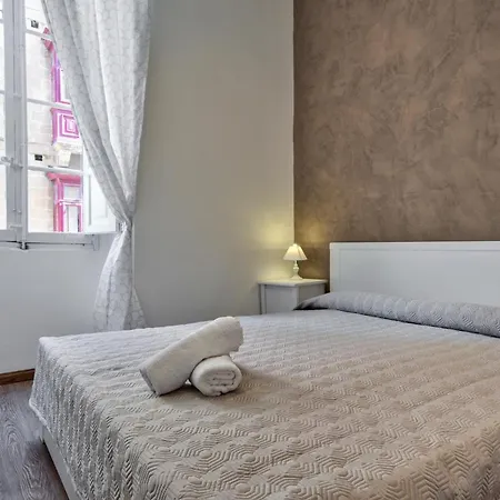 Living In Central 1-bedroom Lejlighed *