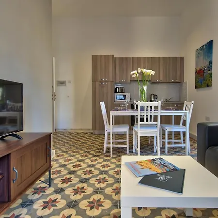 Living In Central 1-bedroom *