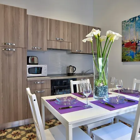Living In Central 1-bedroom Lejlighed *
