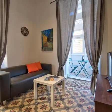 Living In Central 1-bedroom *