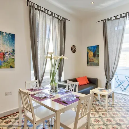 Living In Central 1-bedroom *