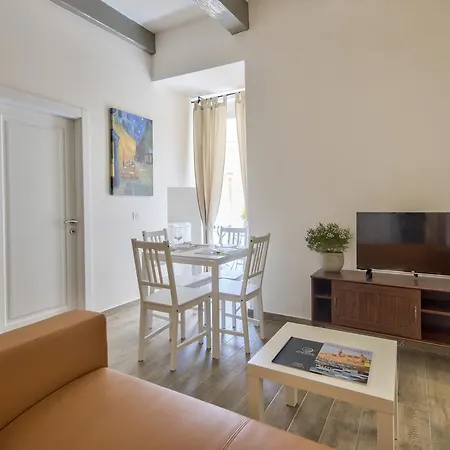 Living In Central 1-bedroom Lejlighed Valletta