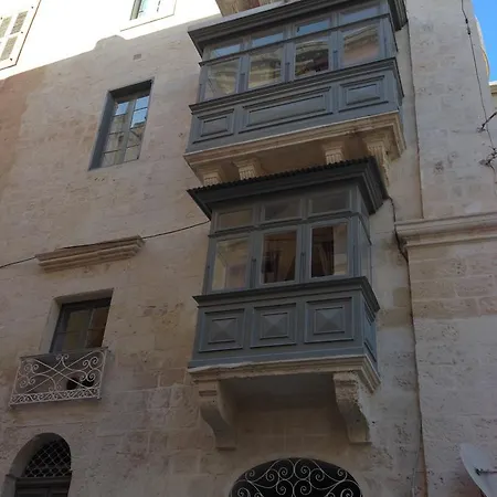 Living In Central 1-bedroom *